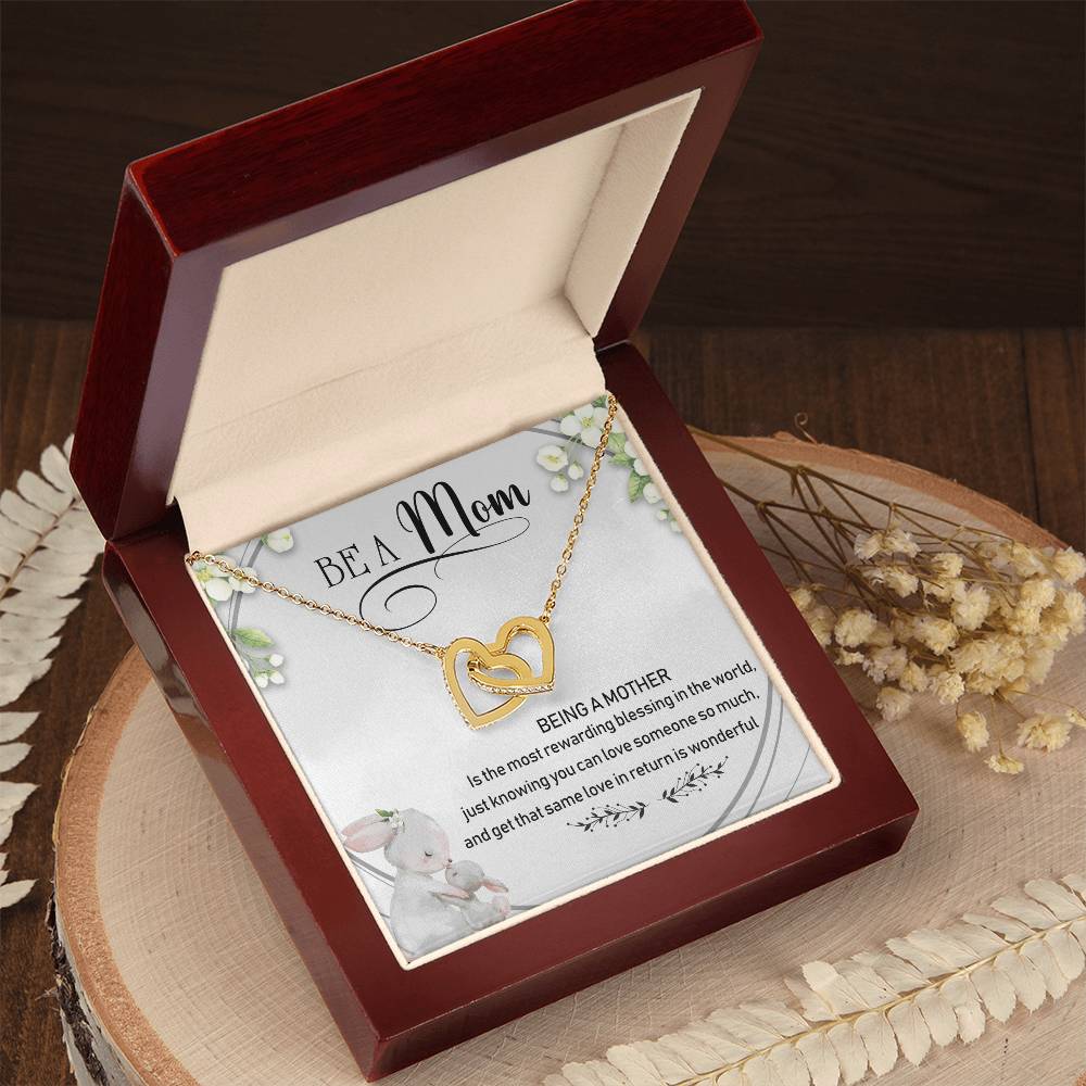 Be A Mom Interlocking Hearts Necklace Message Card