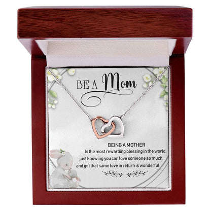 Be A Mom Interlocking Hearts Necklace Message Card